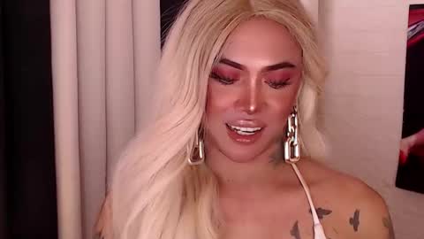Snapshot of valentina_goddess_tsxxx chatting on December 2024 12:16:01 AM Amanda online show from December 2024 12:16:01 AM