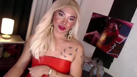 Snapshot of valentina_goddess_tsxxx chatting on December 2024 10:45:02 AM Amanda online show from December 2024 10:45:02 AM