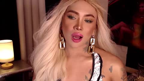 Snapshot of valentina_goddess_tsxxx chatting on December 2024 02:05:02 PM Amanda online show from December 2024 02:05:02 PM