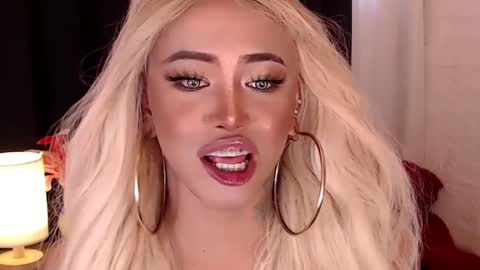Snapshot of valentina_goddess_tsxxx chatting on December 2024 11:19:02 PM Amanda online show from December 2024 11:19:02 PM