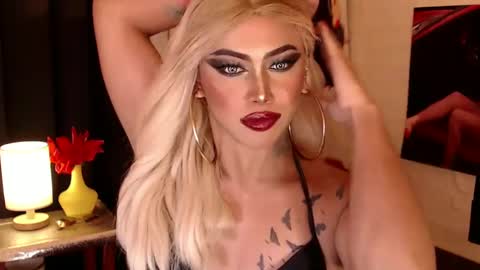 Snapshot of valentina_goddess_tsxxx chatting on December 2024 06:58:02 PM Amanda online show from December 2024 06:58:02 PM
