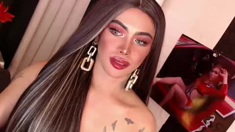 Snapshot of valentina_goddess_tsxxx chatting on December 2024 01:06:01 AM Amanda online show from December 2024 01:06:01 AM