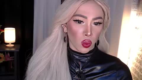 Amanda online show from November 2025 02:44:01 AM