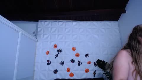 Valentina  online show from October 2025 09:41:02 AM