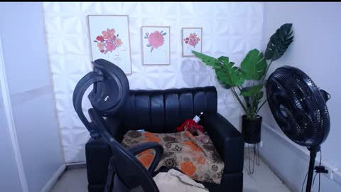 Valentina  online show from December 2025 03:46:02 AM