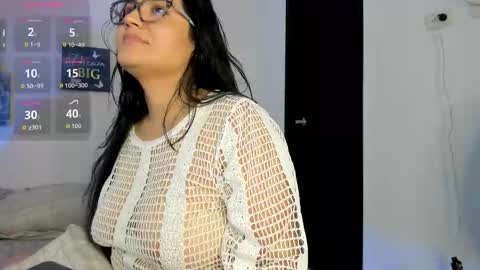 Snapshot of valentina_owens chatting on November 2025 09:03:02 PM valentina_owens online show from November 2025 09:03:02 PM