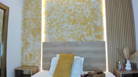 Snapshot of valentina_ross_ chatting on December 2025 11:37:01 AM Valentina online show from December 2025 11:37:01 AM