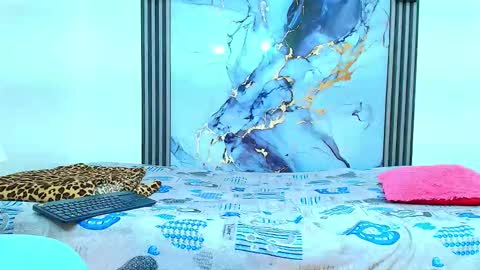 valentina_y_sneiderr online show from January 2026 07:19:01 PM