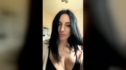 Snapshot of valentinaklaver chatting on May 2026 12:35:01 PM Valentina online show from May 2026 12:35:01 PM