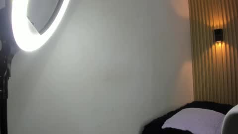 valentinaliux_ online show from September 2025 08:19:01 PM