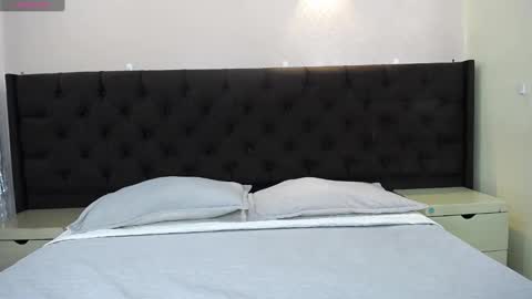 Valentinaluxee online show from September 2025 08:54:01 PM