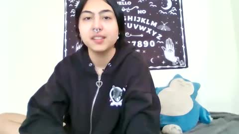 Snapshot of valentineyittk chatting on December 2024 08:34:01 PM ValentineKitty online show from December 2024 08:34:01 PM