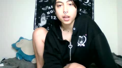 Snapshot of valentineyittk chatting on December 2024 02:19:02 AM ValentineKitty online show from December 2024 02:19:02 AM