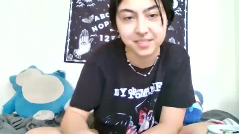 Snapshot of valentineyittk chatting on December 2024 08:27:02 PM ValentineKitty online show from December 2024 08:27:02 PM