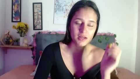 V A L E N T I N I online show from September 2025 07:59:01 PM