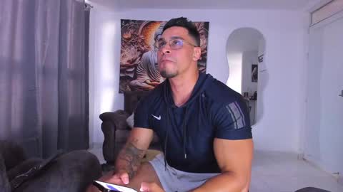 Snapshot of valentino_dossantos chatting on January 2025 08:43:02 PM online show from January 2025 08:43:02 PM
