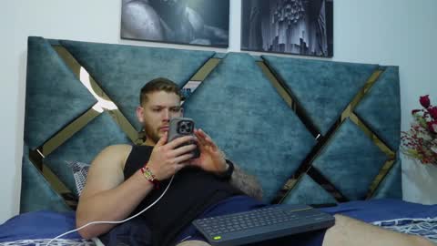 Valentino Ferrari online show from October 2025 01:44:02 AM