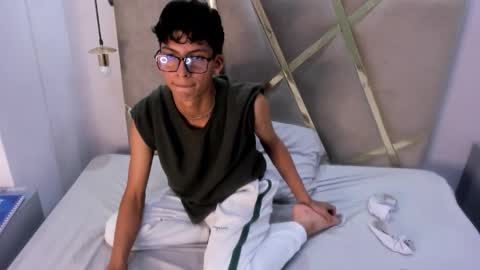 Snapshot of valentino_lux chatting on November 2025 10:18:02 PM valentino lux online show from November 2025 10:18:02 PM