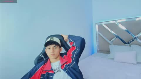 Snapshot of valentino_rey chatting on April 2026 12:06:02 PM valentino_rey online show from April 2026 12:06:02 PM