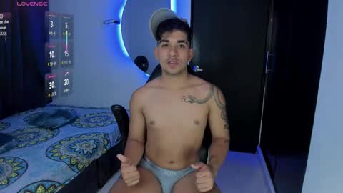 valentino santos online show from November 2025 09:05:02 PM