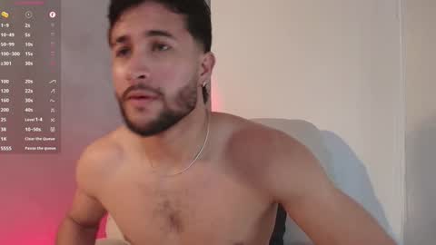 Valentino online show from February 2025 09:36:01 PM