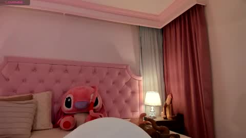 Vale Toro  online show from March 2025 12:04:02 PM