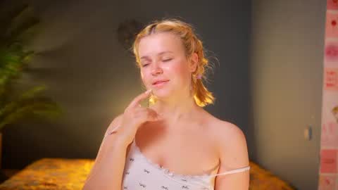 valeri______ online show from June 2026 07:57:01 AM