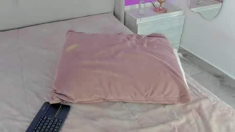 Valeria online show from December 2025 12:00:02 PM