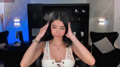 Snapshot of valeriavelvet chatting on January 2025 02:47:01 PM Vale online show from January 2025 02:47:01 PM