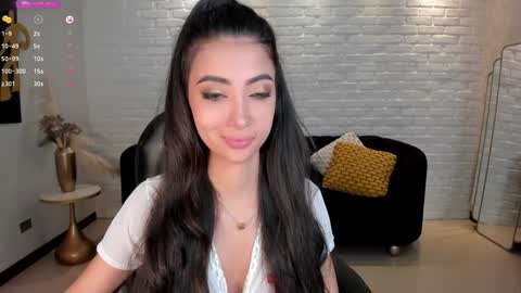 Snapshot of valeriavelvet chatting on January 2025 05:59:01 PM Vale online show from January 2025 05:59:01 PM