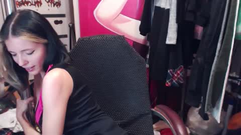 Snapshot of valeriaxkiss chatting on December 2024 07:10:01 PM ValeriaXKiss online show from December 2024 07:10:01 PM