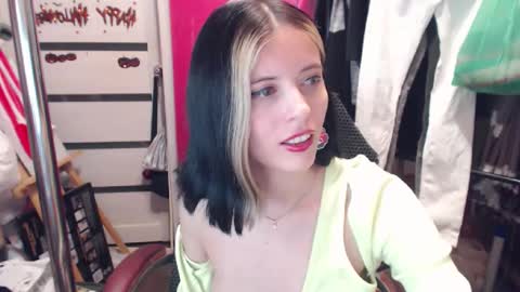 Snapshot of valeriaxkiss chatting on December 2024 10:00:01 PM ValeriaXKiss online show from December 2024 10:00:01 PM