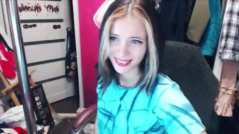 Snapshot of valeriaxkiss chatting on January 2025 12:23:01 PM ValeriaXKiss online show from January 2025 12:23:01 PM
