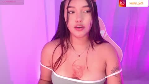 Snapshot of valeribell1 chatting on April 2026 06:09:01 PM Valeri online show from April 2026 06:09:01 PM