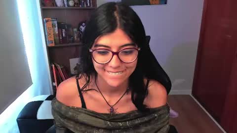 Snapshot of valerie__sky chatting on July 2026 01:47:01 PM Val online show from July 2026 01:47:01 PM