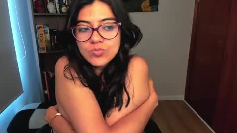 Snapshot of valerie__sky chatting on July 2026 02:13:02 PM Val online show from July 2026 02:13:02 PM