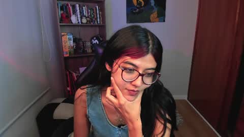 Snapshot of valerie__sky chatting on August 2026 04:45:02 AM Val online show from August 2026 04:45:02 AM