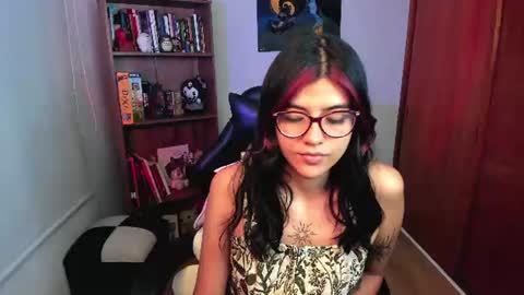 Snapshot of valerie__sky chatting on August 2026 02:43:01 AM Val online show from August 2026 02:43:01 AM