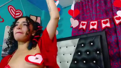 Snapshot of valerie_mase chatting on February 2025 11:53:01 PM vale online show from February 2025 11:53:01 PM