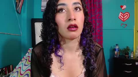 Snapshot of valerie_mase chatting on September 2025 05:49:01 PM vale online show from September 2025 05:49:01 PM