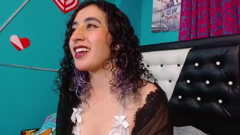 Snapshot of valerie_mase chatting on October 2025 08:11:02 PM vale online show from October 2025 08:11:02 PM