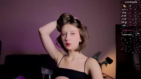 Kristi moony online show from November 2025 09:20:02 PM