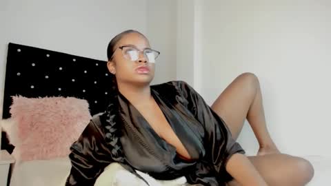 Valerie Blake online show from April 2026 06:43:01 PM