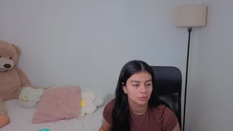 Juli C online show from October 2025 01:02:02 AM