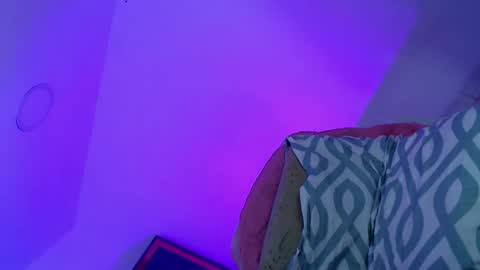 valerin_foxts online show from May 2026 10:36:01 AM