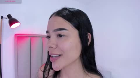 Cris  online show from November 2025 04:00:01 AM