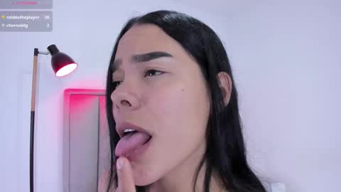 Cris  online show from November 2025 01:26:02 AM