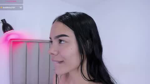 Cris  online show from December 2025 04:03:02 PM