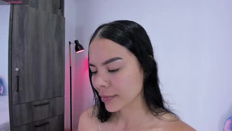 Cris  online show from February 2026 11:55:02 PM