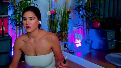 Snapshot of valery_evann chatting on July 2026 07:01:02 PM Valery online show from July 2026 07:01:02 PM